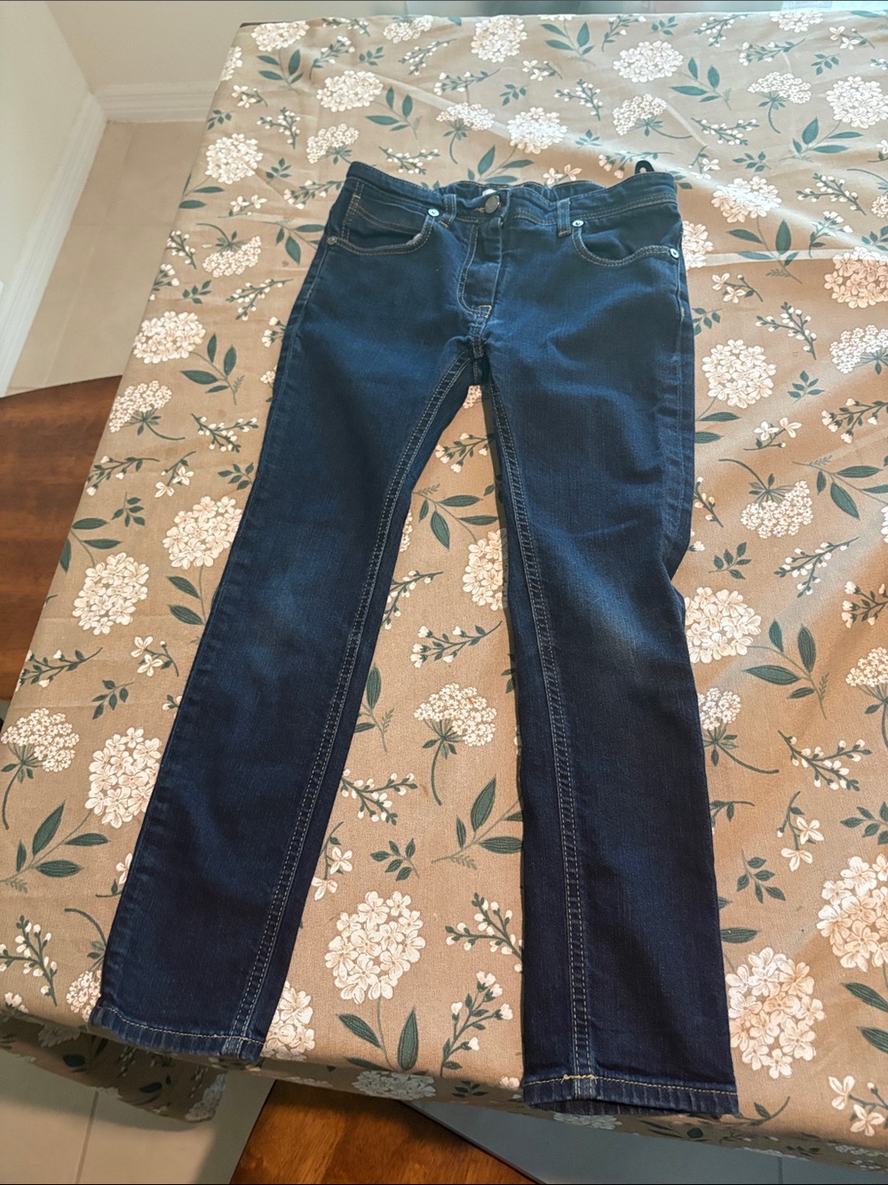 Girls sz 10 Burberry jeans skinny 568 worn once